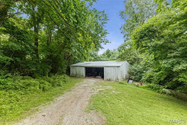 110 Fullerton Road, Belleville, IL 62226