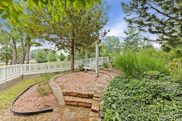 110 Fullerton Road, Belleville, IL 62226