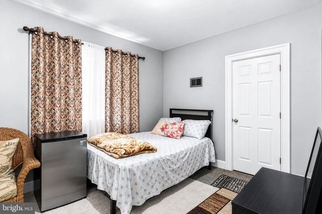876 S OLDEN, Hamilton, NJ 08610