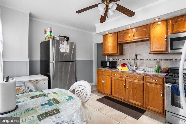 876 S OLDEN, Hamilton, NJ 08610