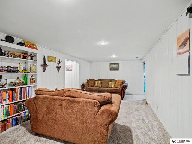 2009 Calhoun Street, Bellevue, NE 68005