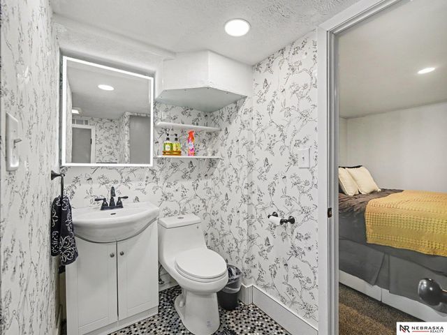 2009 Calhoun Street, Bellevue, NE 68005