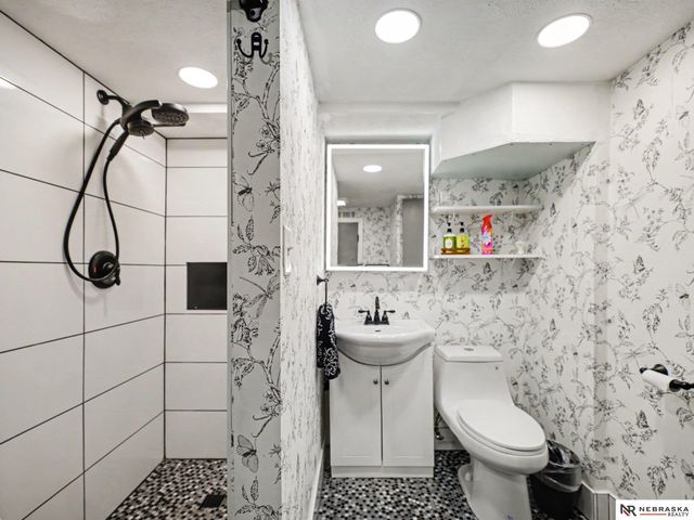 2009 Calhoun Street, Bellevue, NE 68005