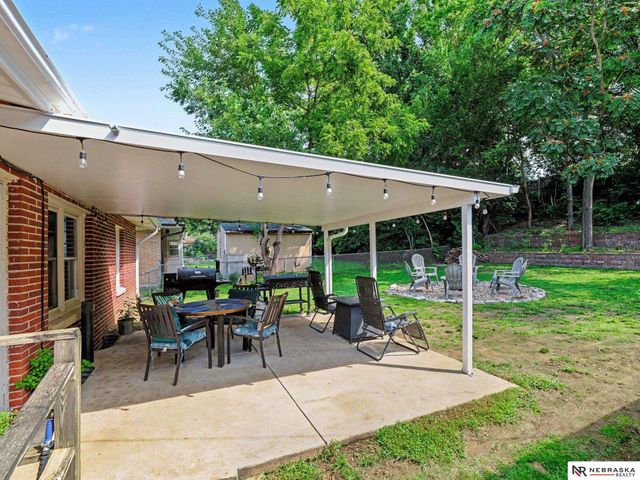 2009 Calhoun Street, Bellevue, NE 68005