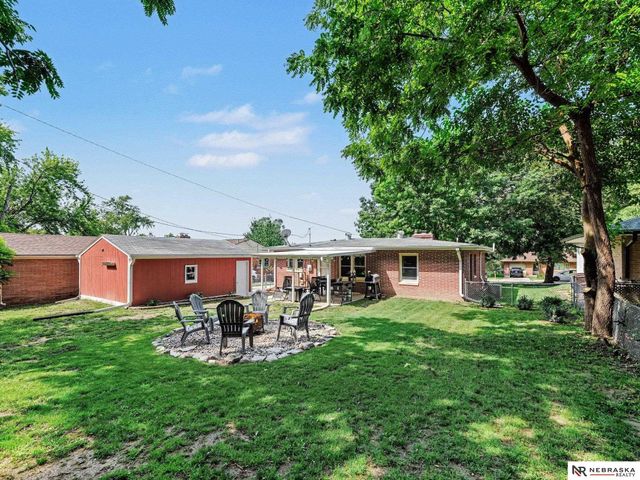 2009 Calhoun Street, Bellevue, NE 68005