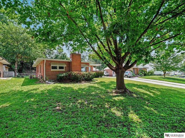 2009 Calhoun Street, Bellevue, NE 68005