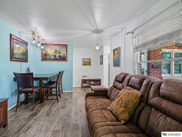 2009 Calhoun Street, Bellevue, NE 68005