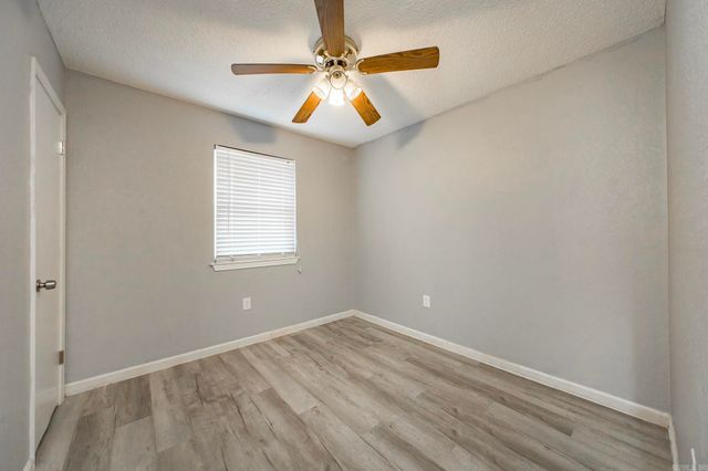 219 S Center Street, Conway, AR 72034