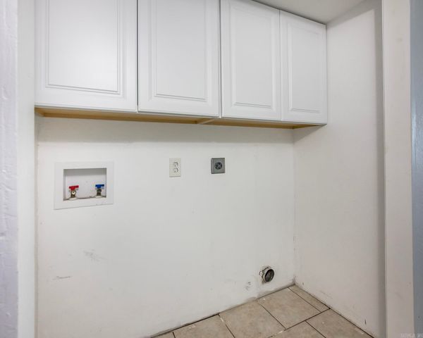 219 S Center Street, Conway, AR 72034