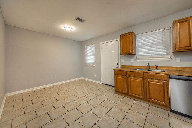 219 S Center Street, Conway, AR 72034