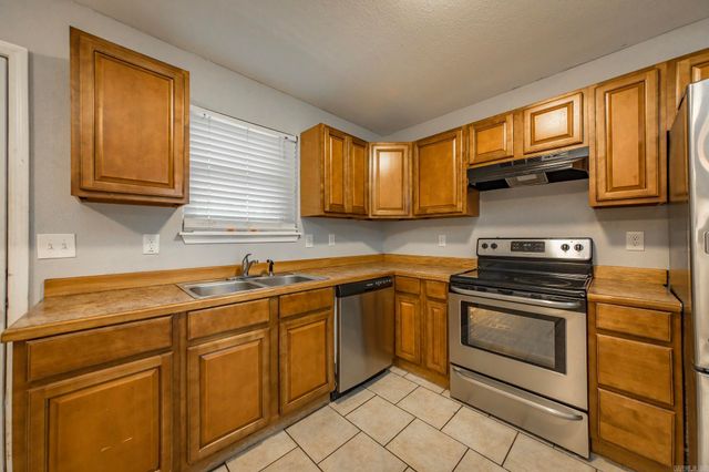 219 S Center Street, Conway, AR 72034