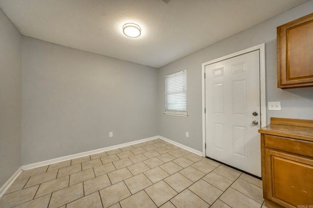 219 S Center Street, Conway, AR 72034