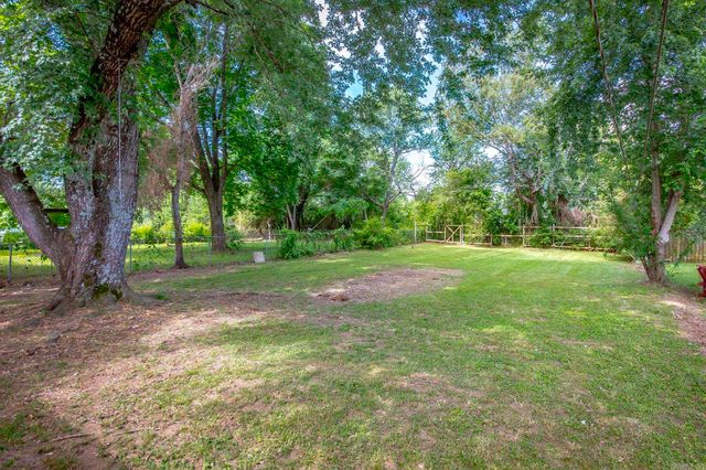 219 S Center Street, Conway, AR 72034