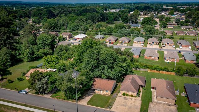 219 S Center Street, Conway, AR 72034