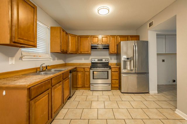 219 S Center Street, Conway, AR 72034