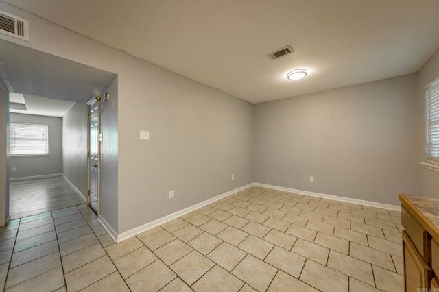 219 S Center Street, Conway, AR 72034
