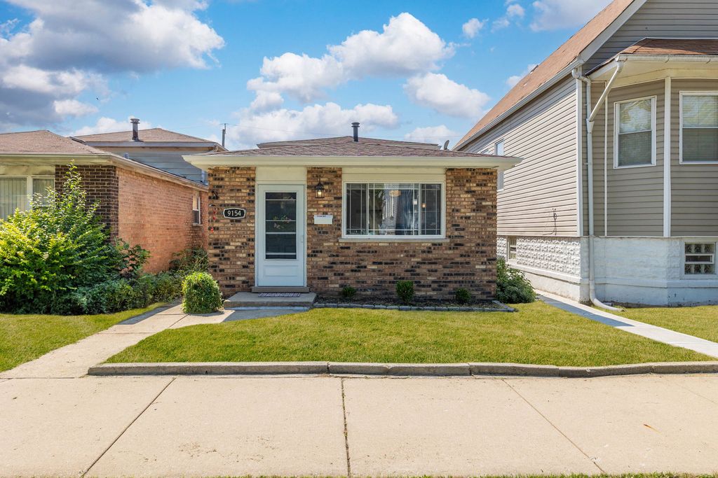 9154 S Luella Avenue, Chicago, IL 60617