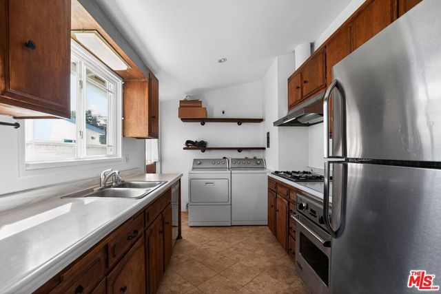 4055 Moore Street, Los Angeles, CA 90066