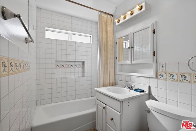 4055 Moore Street, Los Angeles, CA 90066