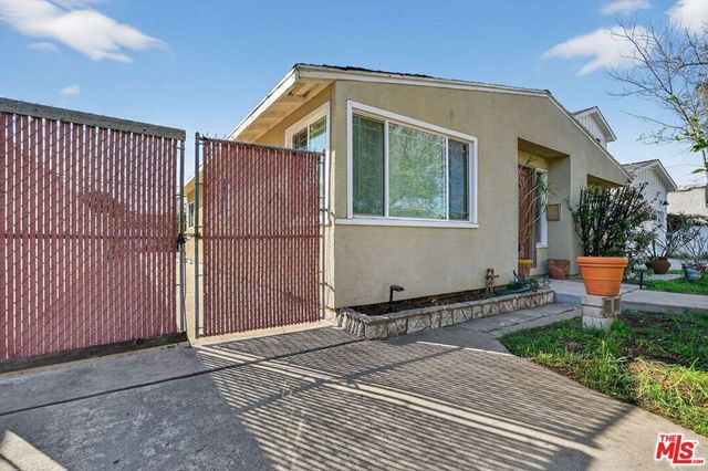 4055 Moore Street, Los Angeles, CA 90066