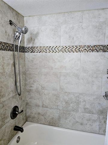 3128 W VARN AVENUE, Tampa, FL 33611