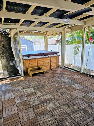 3128 W VARN AVENUE, Tampa, FL 33611