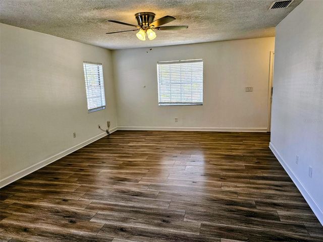 3128 W VARN AVENUE, Tampa, FL 33611