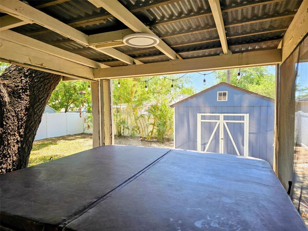 Image 18 of property listing at 3128 W VARN AVENUE, Tampa, FL 33611