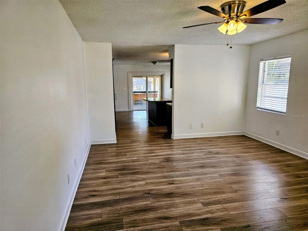 Image 8 of property listing at 3128 W VARN AVENUE, Tampa, FL 33611