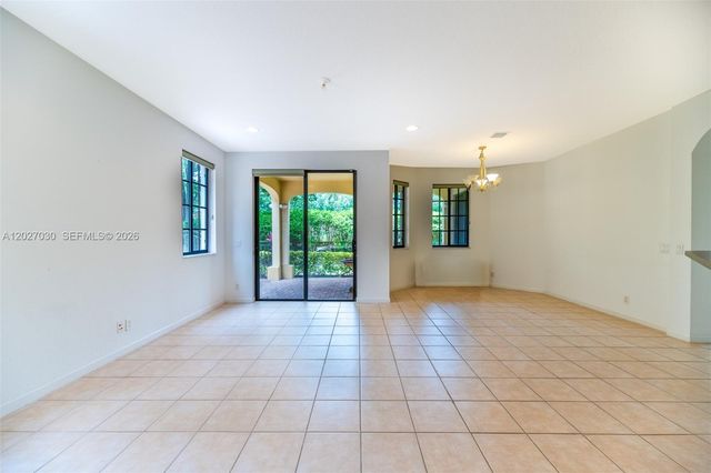 1695 Passion Vine Cir 22-1, Weston, FL 33326