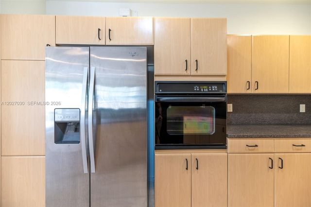 1695 Passion Vine Cir 22-1, Weston, FL 33326