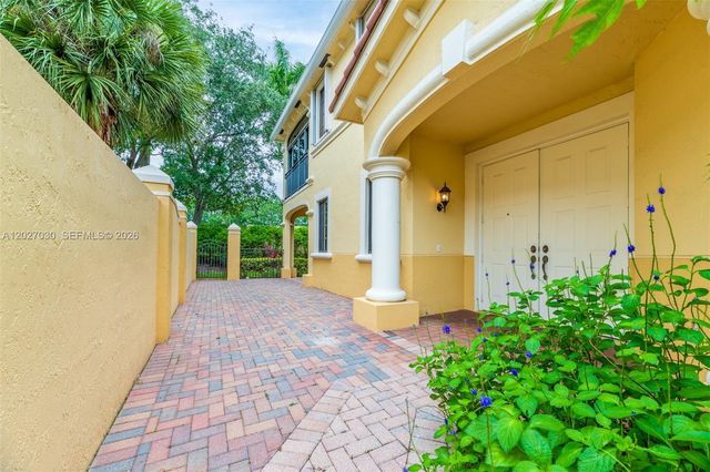 1695 Passion Vine Cir 22-1, Weston, FL 33326