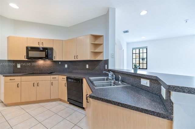 1695 Passion Vine Cir 22-1, Weston, FL 33326
