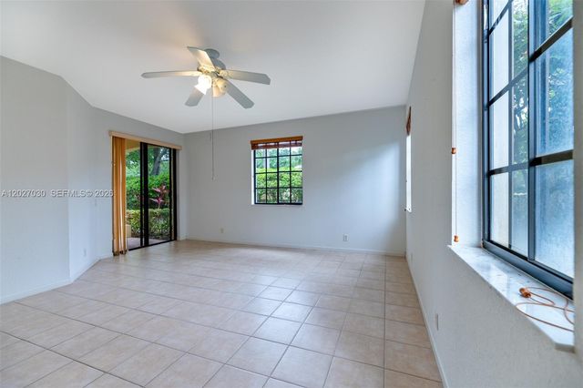 1695 Passion Vine Cir 22-1, Weston, FL 33326