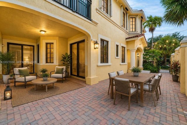 1695 Passion Vine Cir 22-1, Weston, FL 33326