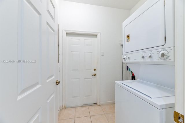 1695 Passion Vine Cir 22-1, Weston, FL 33326