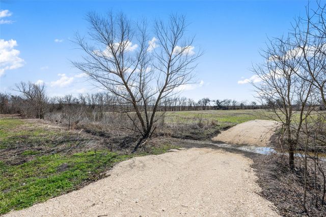 2558 E FM 487, Jarrell, TX 76537