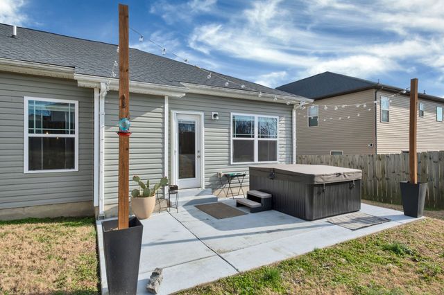 744 Garland Dr, Hermitage, TN 37076