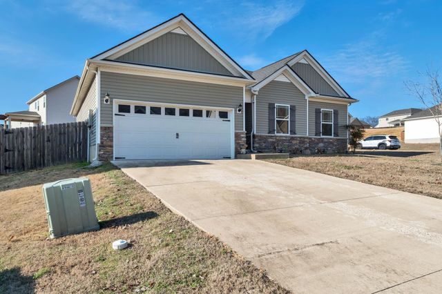 744 Garland Dr, Hermitage, TN 37076