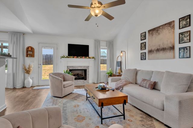 744 Garland Dr, Hermitage, TN 37076