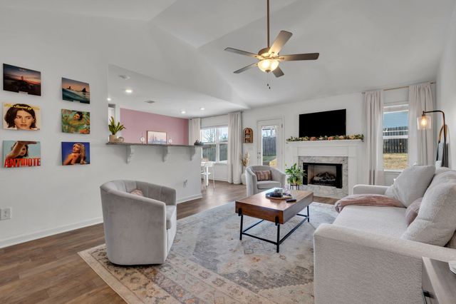 744 Garland Dr, Hermitage, TN 37076