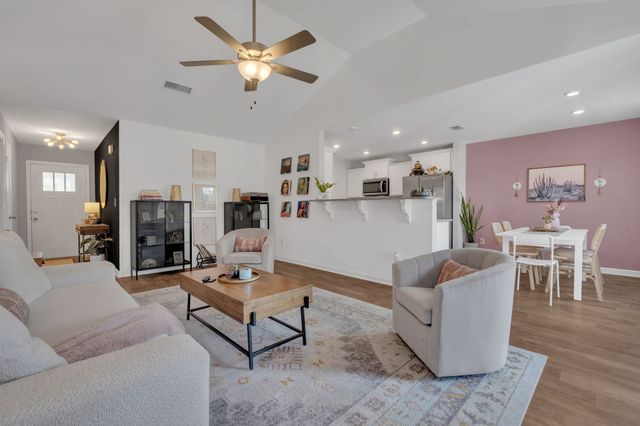 744 Garland Dr, Hermitage, TN 37076