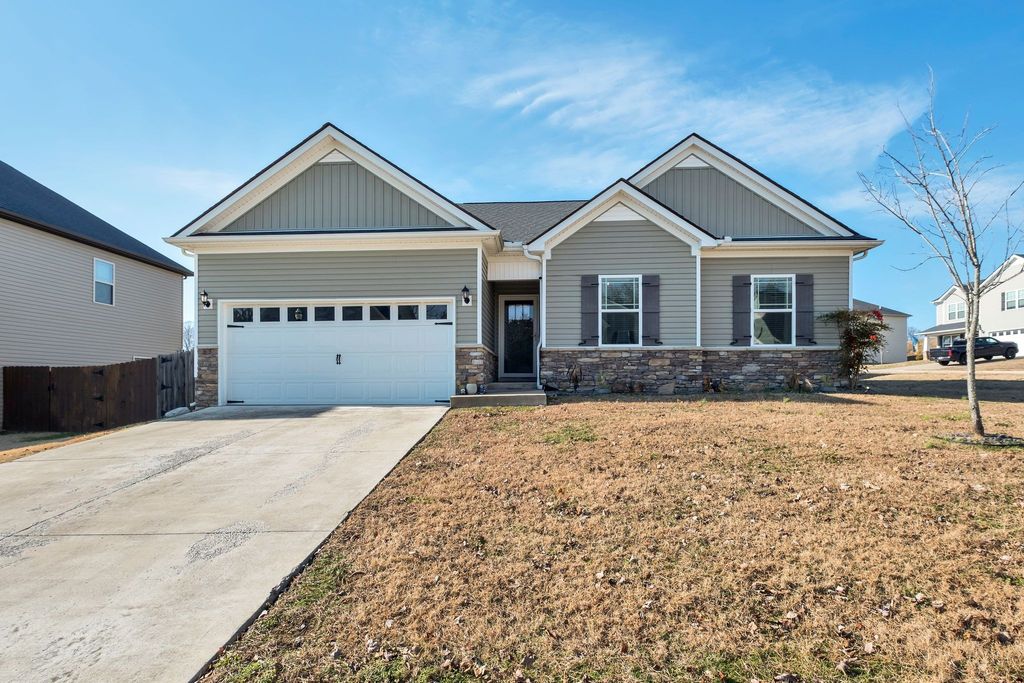 744 Garland Dr, Hermitage, TN 37076