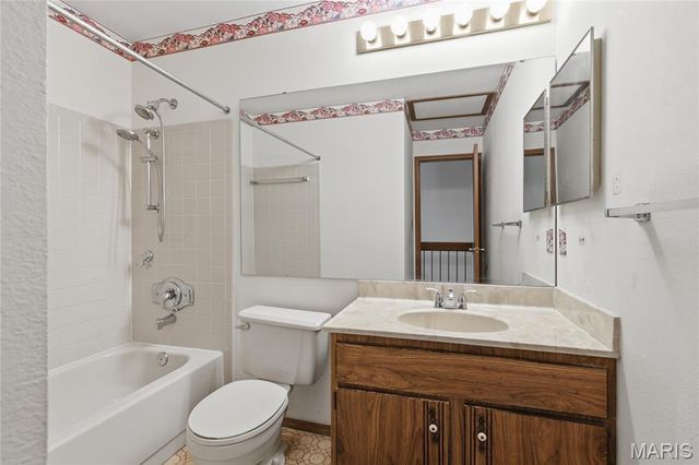 1052 Boggan Place, Hazelwood, MO 63031