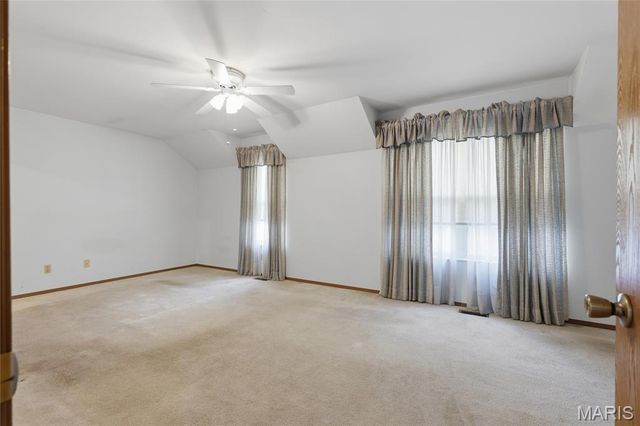 1052 Boggan Place, Hazelwood, MO 63031