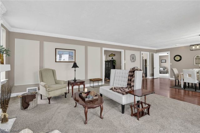 9461 Whalers Cove, Mentor, OH 44060