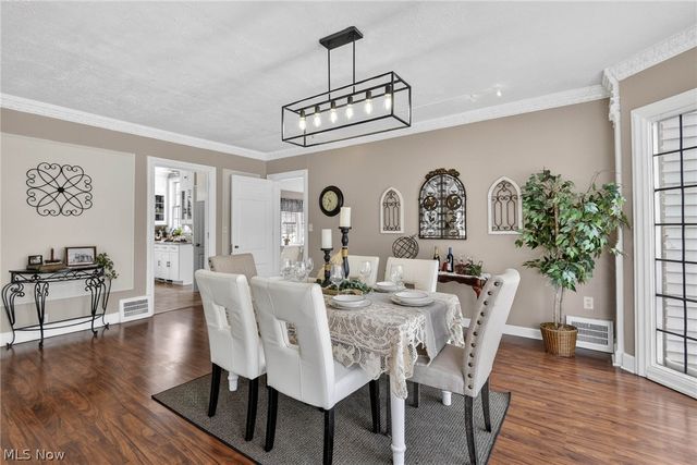 9461 Whalers Cove, Mentor, OH 44060