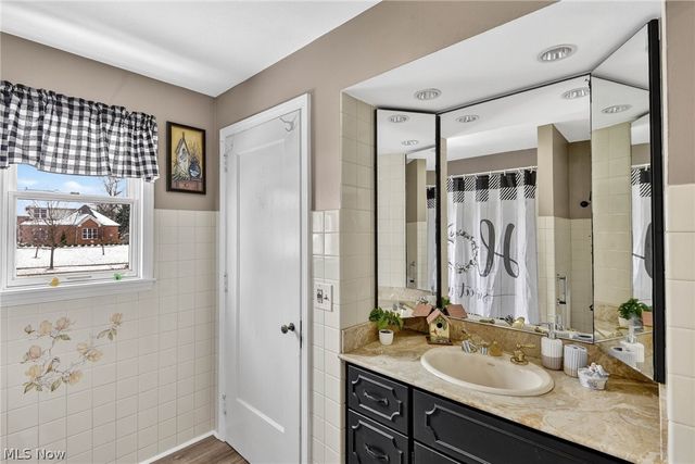 9461 Whalers Cove, Mentor, OH 44060