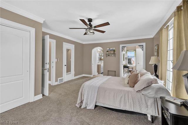 9461 Whalers Cove, Mentor, OH 44060