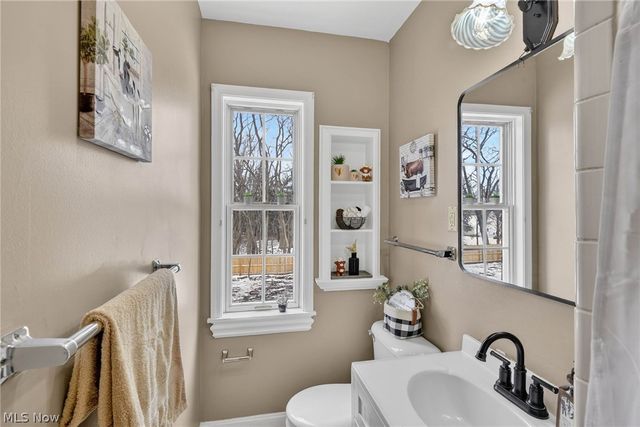 9461 Whalers Cove, Mentor, OH 44060